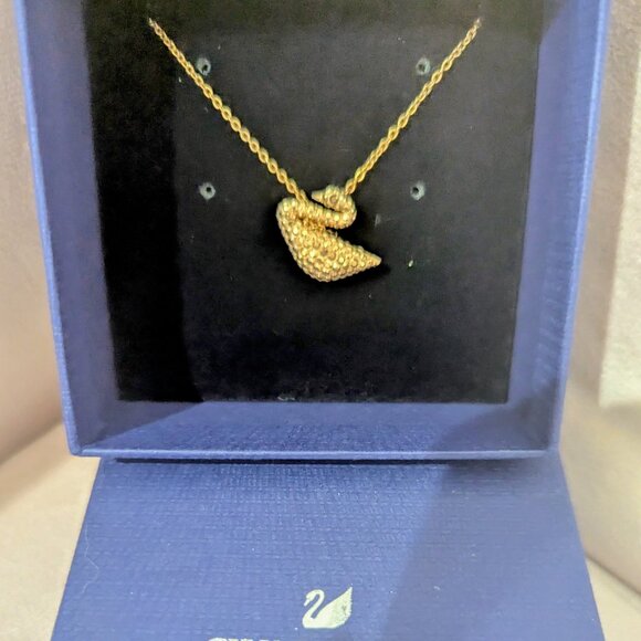 Swarovski Swan Rose Gold Neclace - Picture 1 of 4